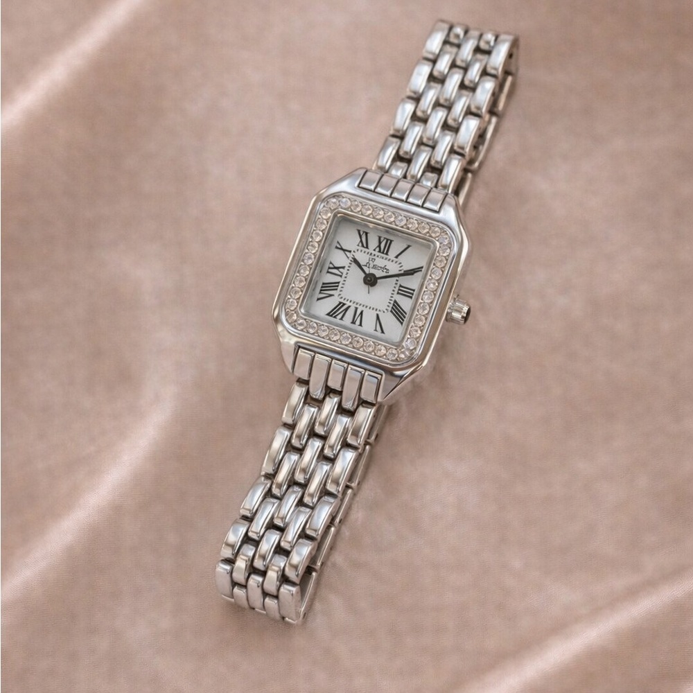 Panthere Elegant Silver Crystal Watch